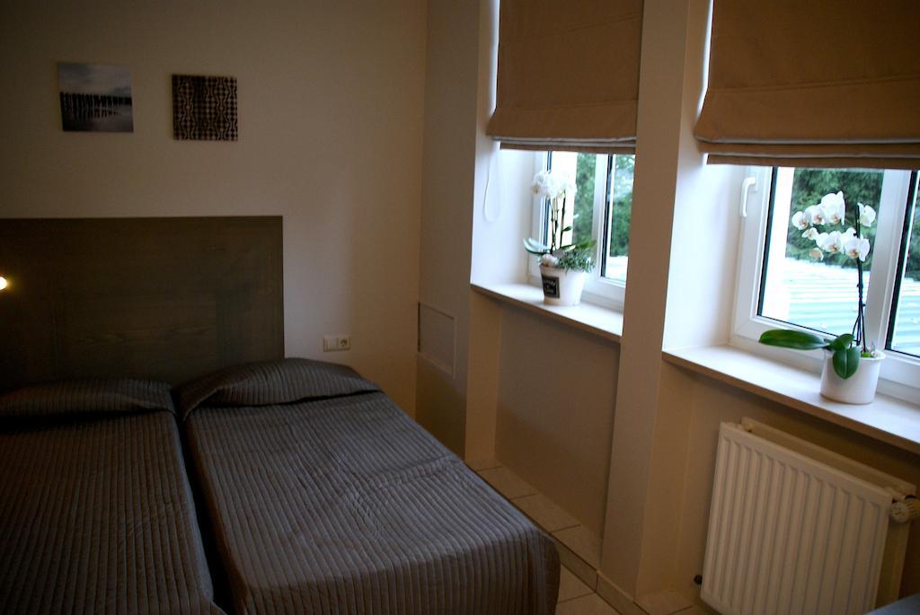 Charly'S Gare Hotel Senningerberg Room photo