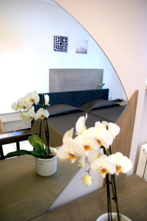 Charly'S Gare Hotel Senningerberg Room photo