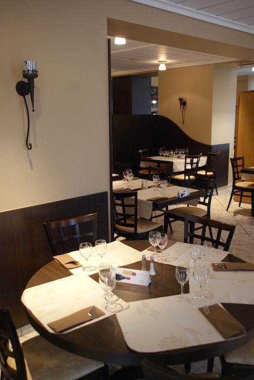 Charly'S Gare Hotel Senningerberg Exterior photo